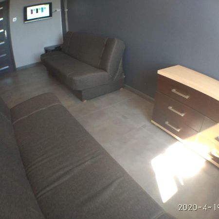 2120 Przyjazni 4 - Tanie Pokoje - Samodzielne Zameldowanie - Self Check In Poznań Extérieur photo