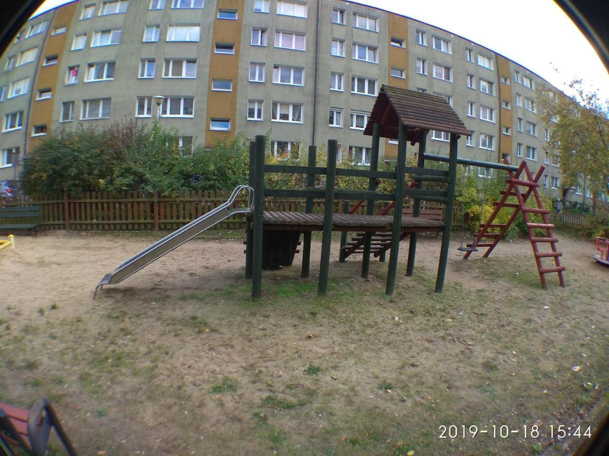 2120 Przyjazni 4 - Tanie Pokoje - Samodzielne Zameldowanie - Self Check In Poznań Extérieur photo