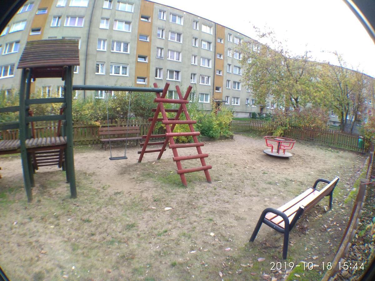 2120 Przyjazni 4 - Tanie Pokoje - Samodzielne Zameldowanie - Self Check In Poznań Extérieur photo