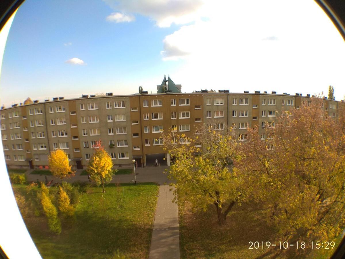 2120 Przyjazni 4 - Tanie Pokoje - Samodzielne Zameldowanie - Self Check In Poznań Extérieur photo
