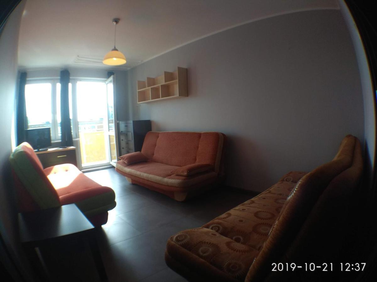 2120 Przyjazni 4 - Tanie Pokoje - Samodzielne Zameldowanie - Self Check In Poznań Extérieur photo